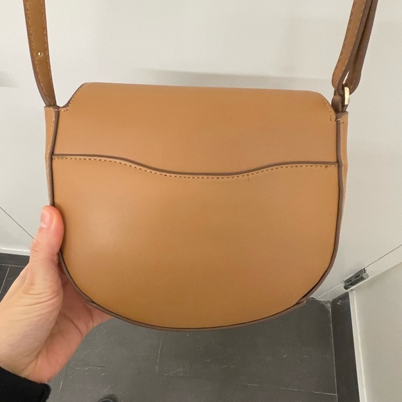 A new day faux leather crossbody bag in camel. Excellent condition. New. - Picture 6 of 9